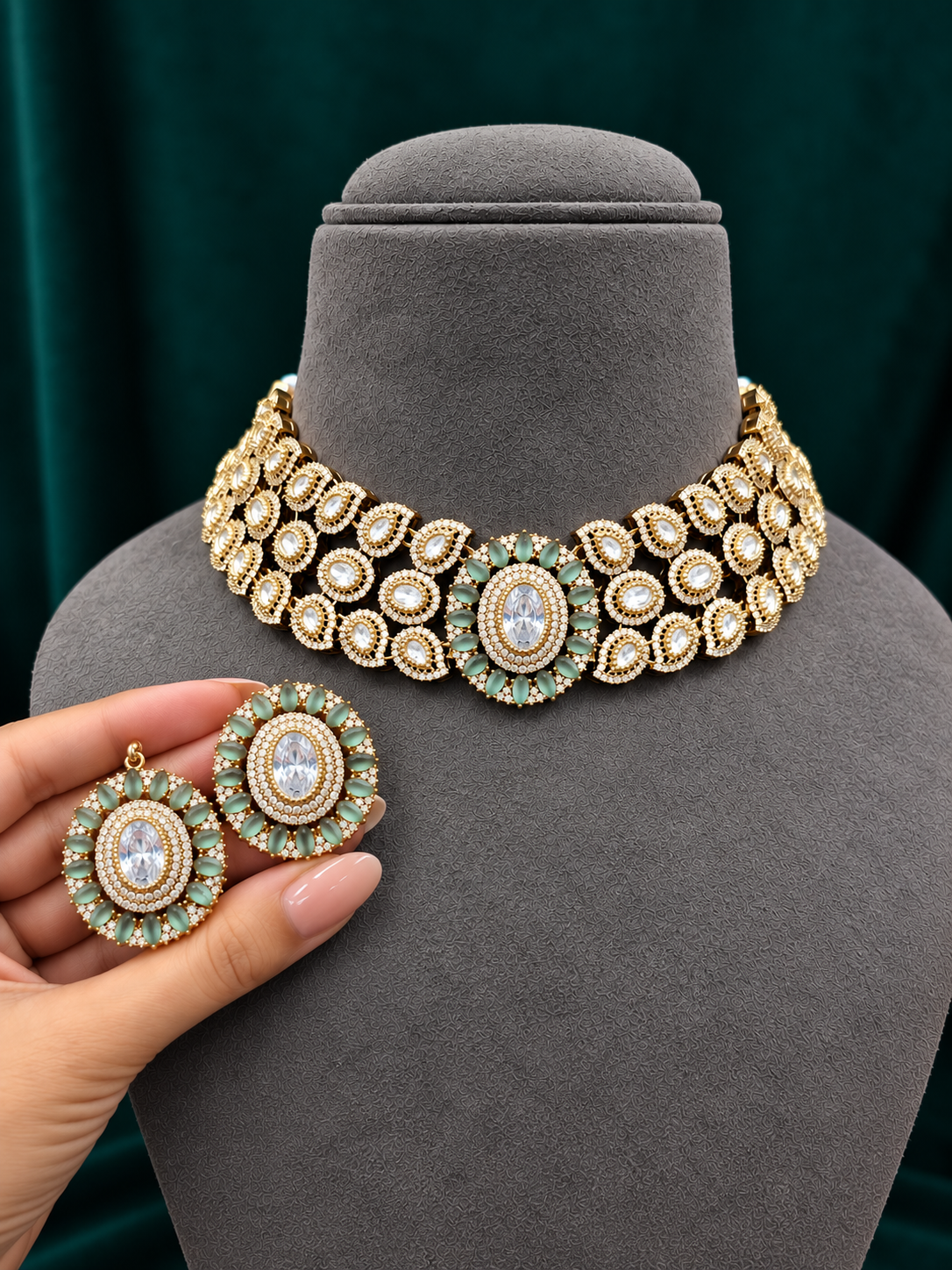 Vritika AD Choker Set